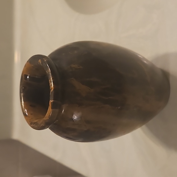 Beautiful solid granite vase - Picture 5 of 6